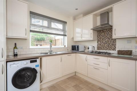 4 Dunstable Road, West Molesey, KT8 2EN