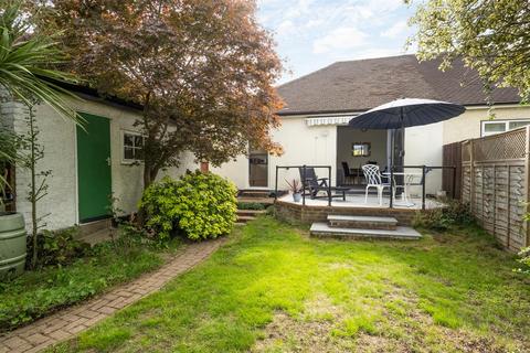 4 Dunstable Road, West Molesey, KT8 2EN