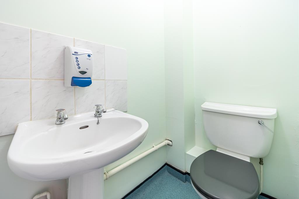 Room 7 WC
