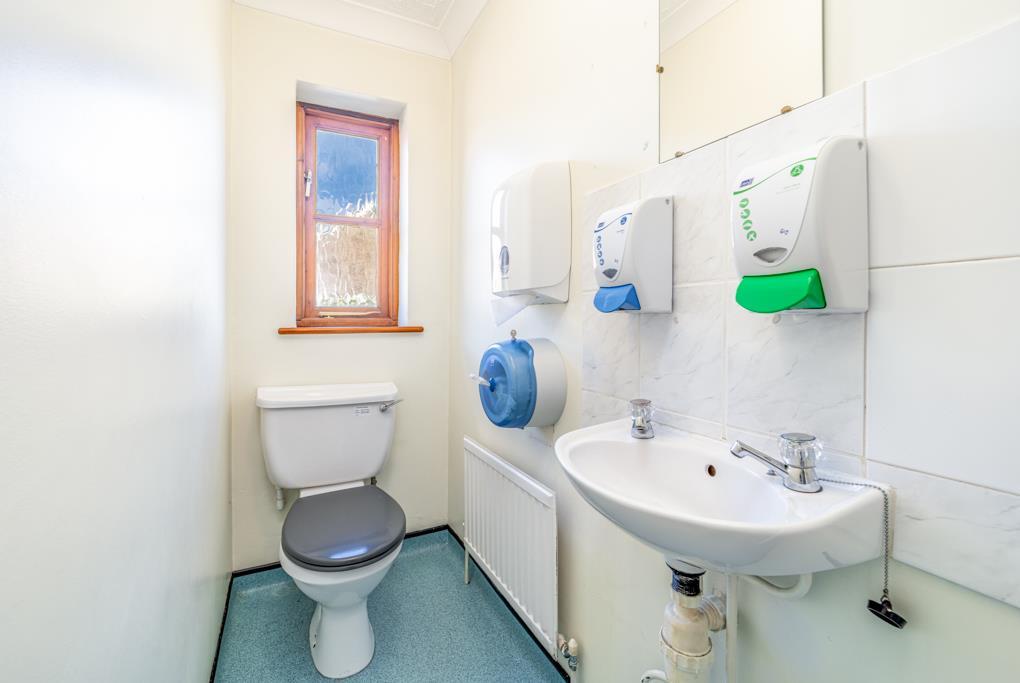 Room 5 WC