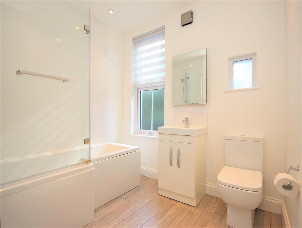 Bathroom.JPG