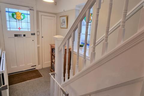 42 Leadale Avenue, London, E4 8AY