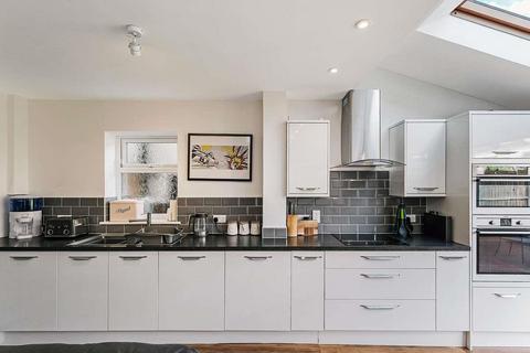42 Leadale Avenue, London, E4 8AY