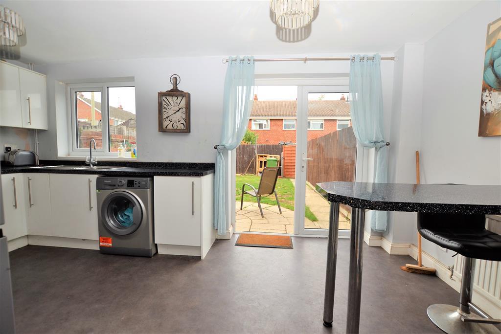 Broad Oak Way, Hatherley, Cheltenham... 3 bed semidetached house £