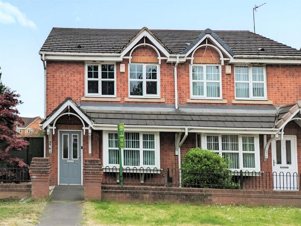 Leigh Road, Hindley Green, Wigan 3 bed semidetached house for sale £