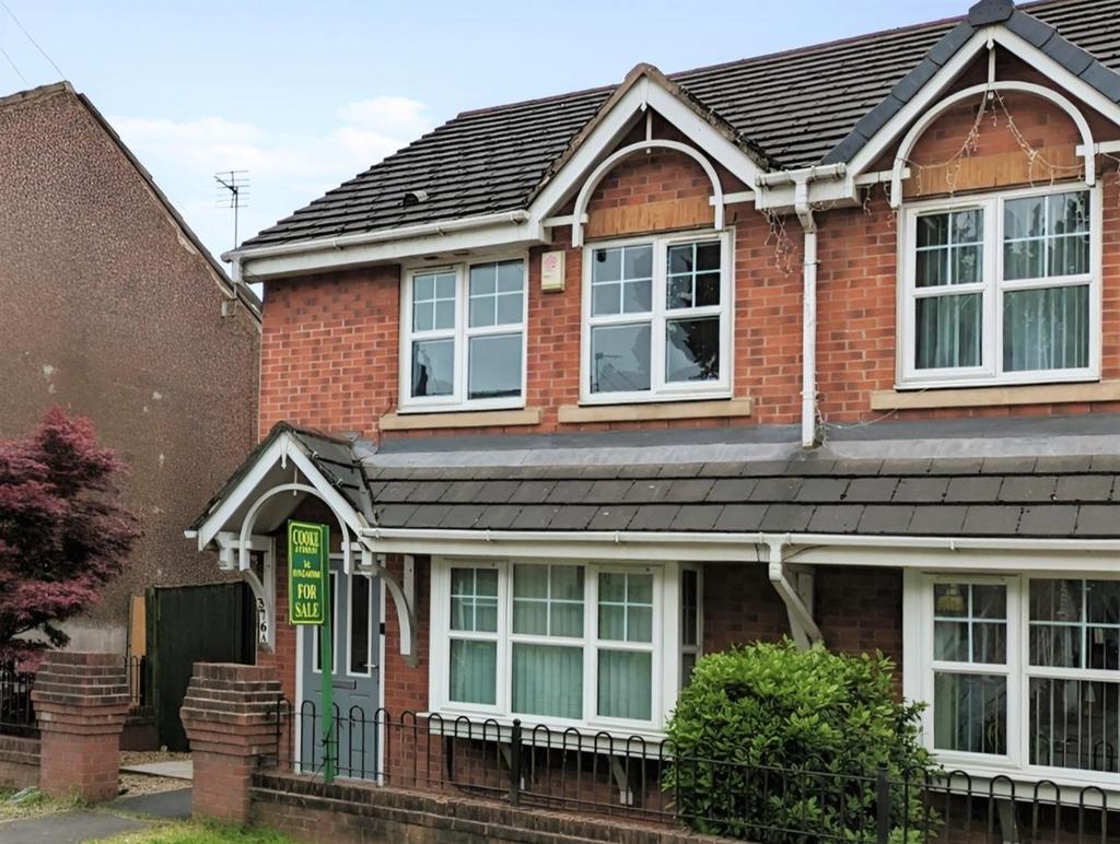 Leigh Road, Hindley Green, Wigan 3 bed semidetached house £190,000