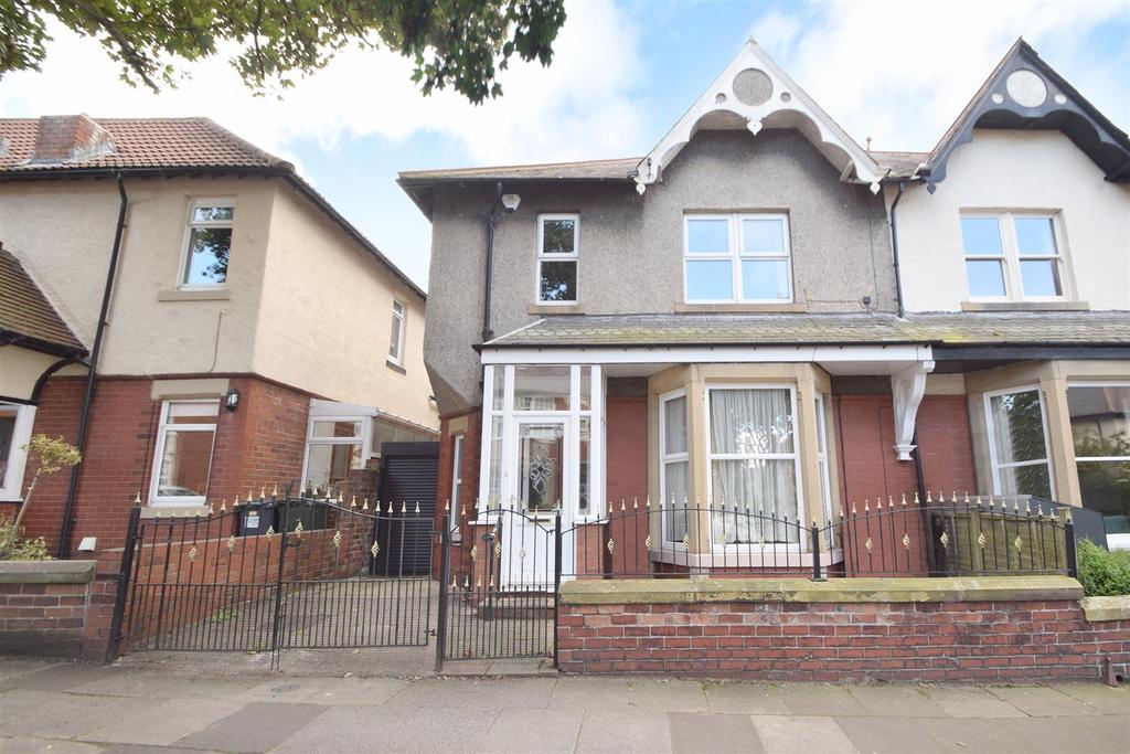 Queens Road, Monkseaton, Whitley Bay 4 bed semidetached house £450,000