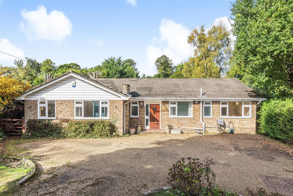 High Road, Chipstead 3 bed detached bungalow £875,000