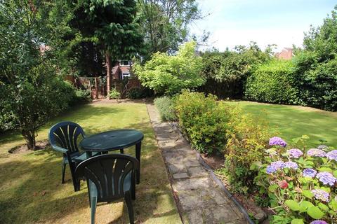 23 Heyridge Drive, Manchester, M22 4HB