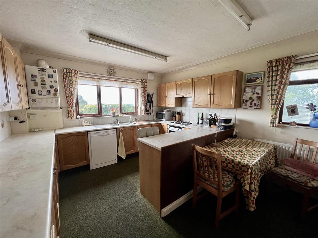 Church Road, Gorslas, Llanelli 5 bed detached house for sale £650,000