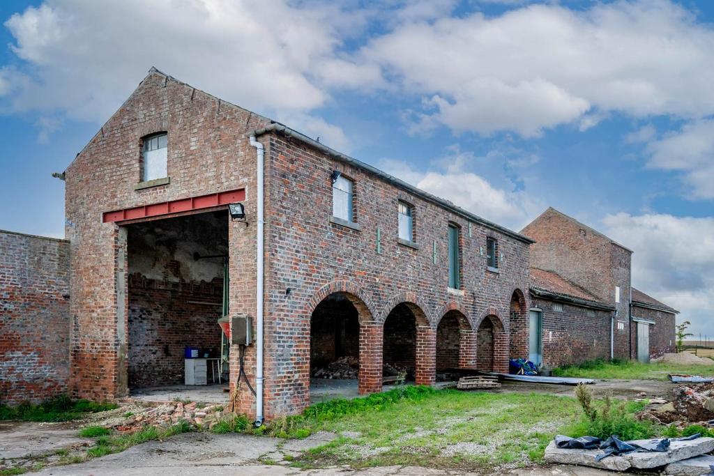 Marston Grange, Tockwith Road, Long... 6 bed barn conversion £550,000