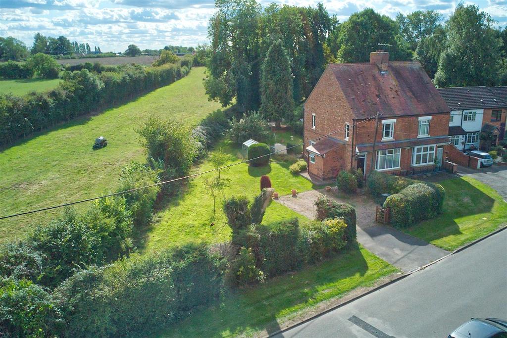 Lower Road, Barnacle, Coventry 3 bed semidetached house for sale £395,000