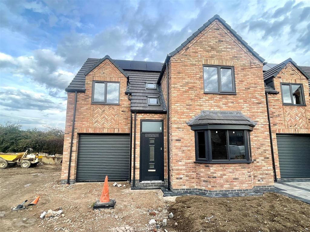 Lutterworth Road, Burbage 4 bed detached house £499,950