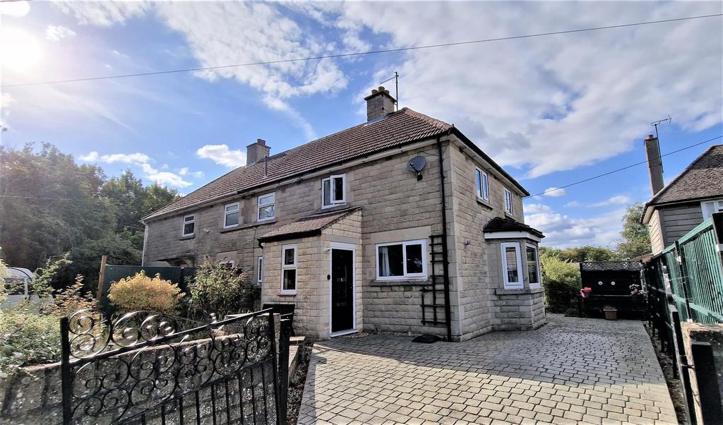 Doveys Terrace, Kington Langley, Chippenham 3 bed semidetached house