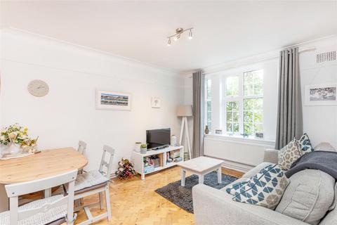 2 bedroom flat to rent, Rosemary Gardens, Mortlake, SW14