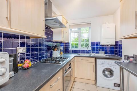 2 bedroom flat to rent, Rosemary Gardens, Mortlake, SW14