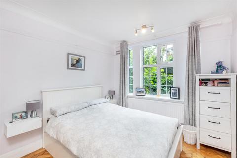 2 bedroom flat to rent, Rosemary Gardens, Mortlake, SW14