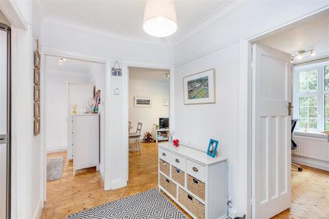 2 bedroom flat to rent, Rosemary Gardens, Mortlake, SW14