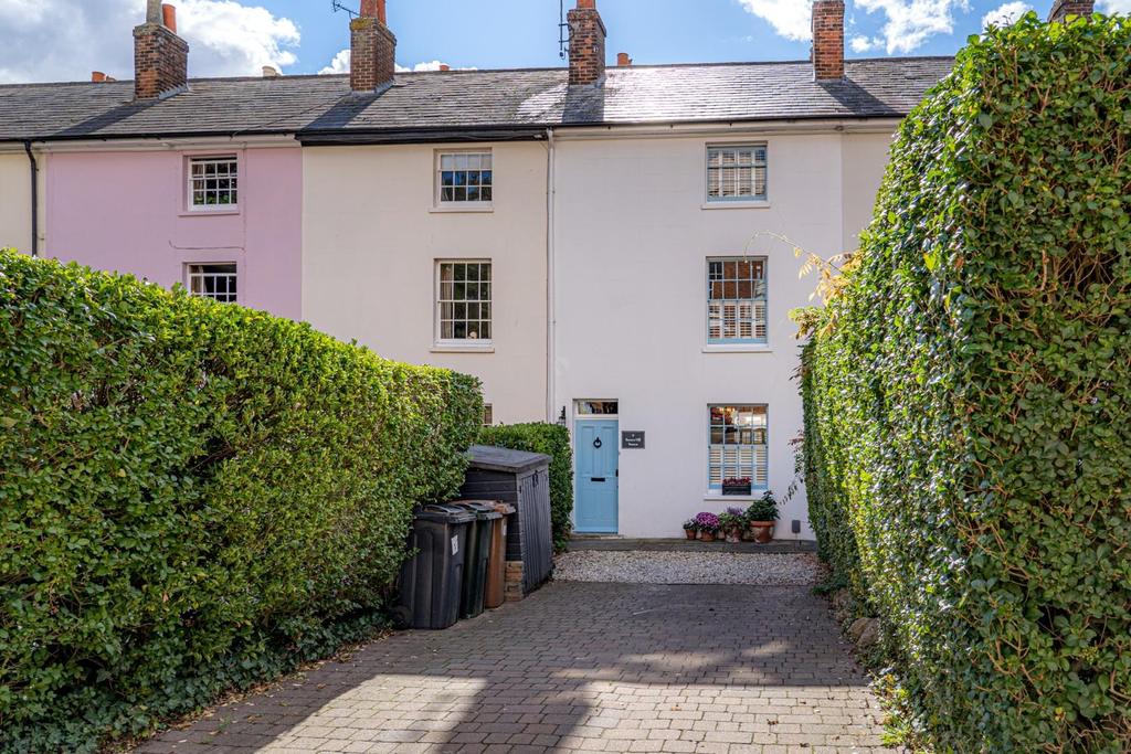 Barrow Hill Terrace, Ashford 4 bed terraced house £400,000