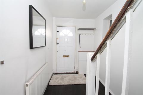 3 bedroom semi-detached house for sale - Farndale Avenue, Palmers Green, London N13