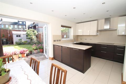 3 bedroom house for sale - Princes Avenue, Palmers Green, London N13
