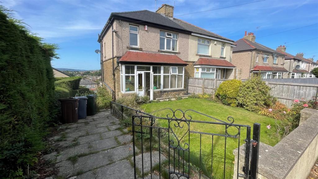 Lodore Road, Bradford 3 bed semidetached house £135,000