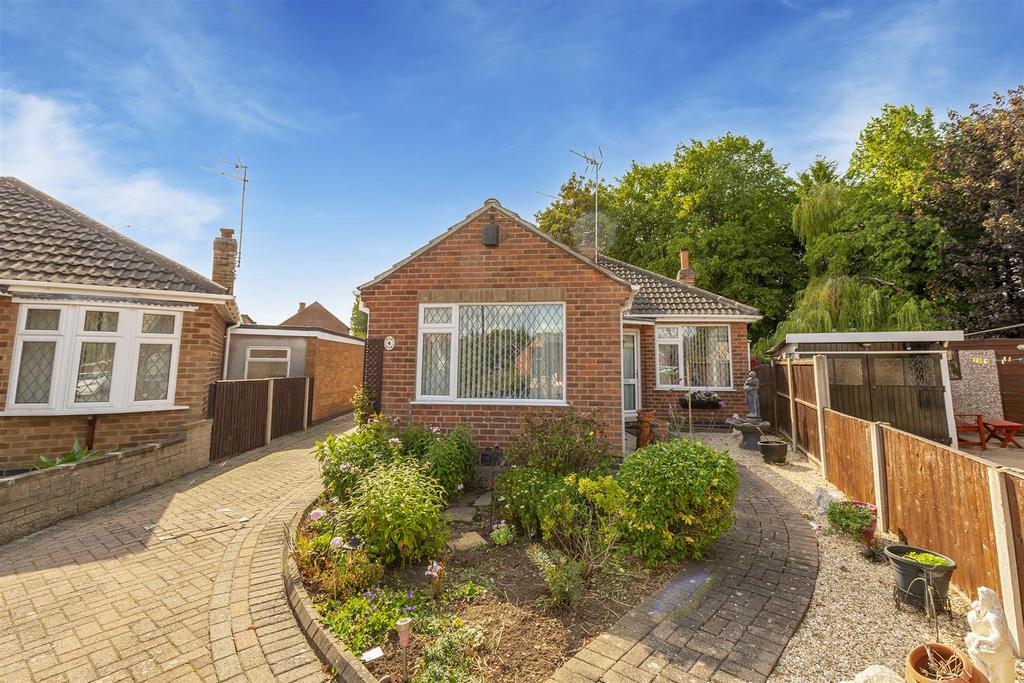 Derwent Close, Attenborough, Nottingham 2 bed detached bungalow £320,000