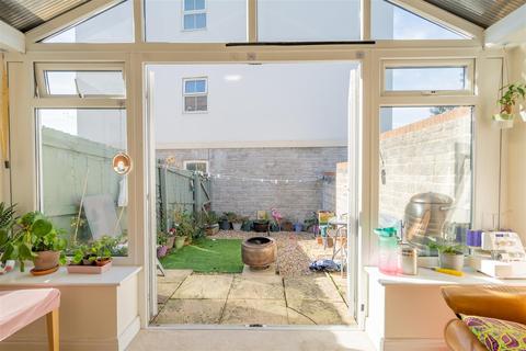 68 Barter Close, Kingswood, Bristol, BS15 8JN