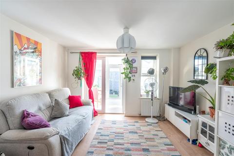 68 Barter Close, Kingswood, Bristol, BS15 8JN