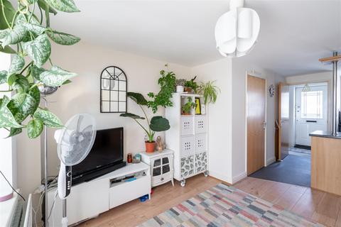 68 Barter Close, Kingswood, Bristol, BS15 8JN