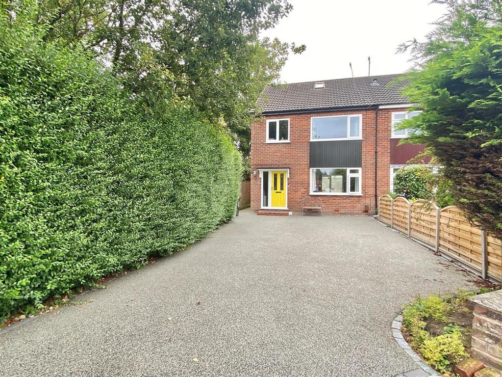 Clifford Road, Macclesfield 3 bed semidetached house £319,950