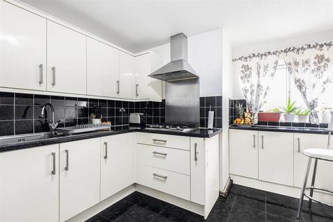 1 bedroom flat for sale, Wilson Close, Wembley