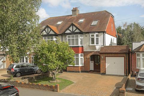 108 Bradstock Road, Epsom, KT17 2LG