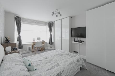 108 Bradstock Road, Epsom, KT17 2LG