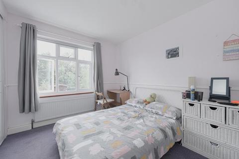 108 Bradstock Road, Epsom, KT17 2LG