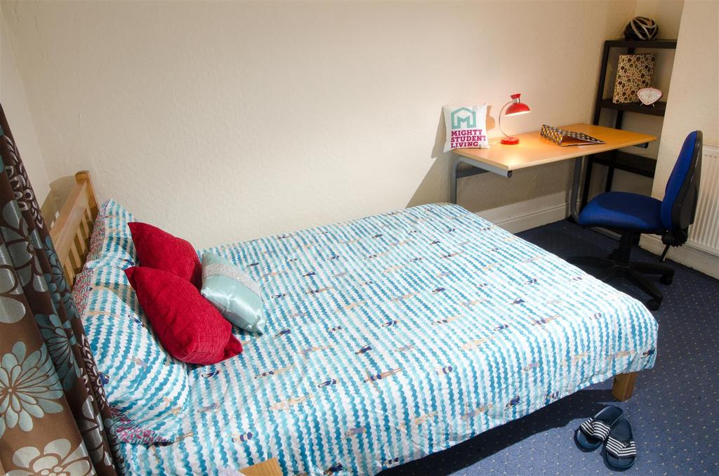 Ridge Street, Lancaster 3 bed private hall £1,170 pcm (£270 pw)