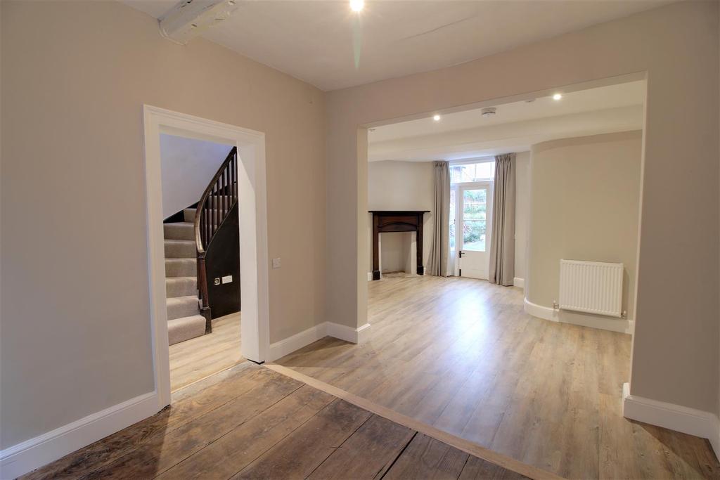 Sitting/Dining Room