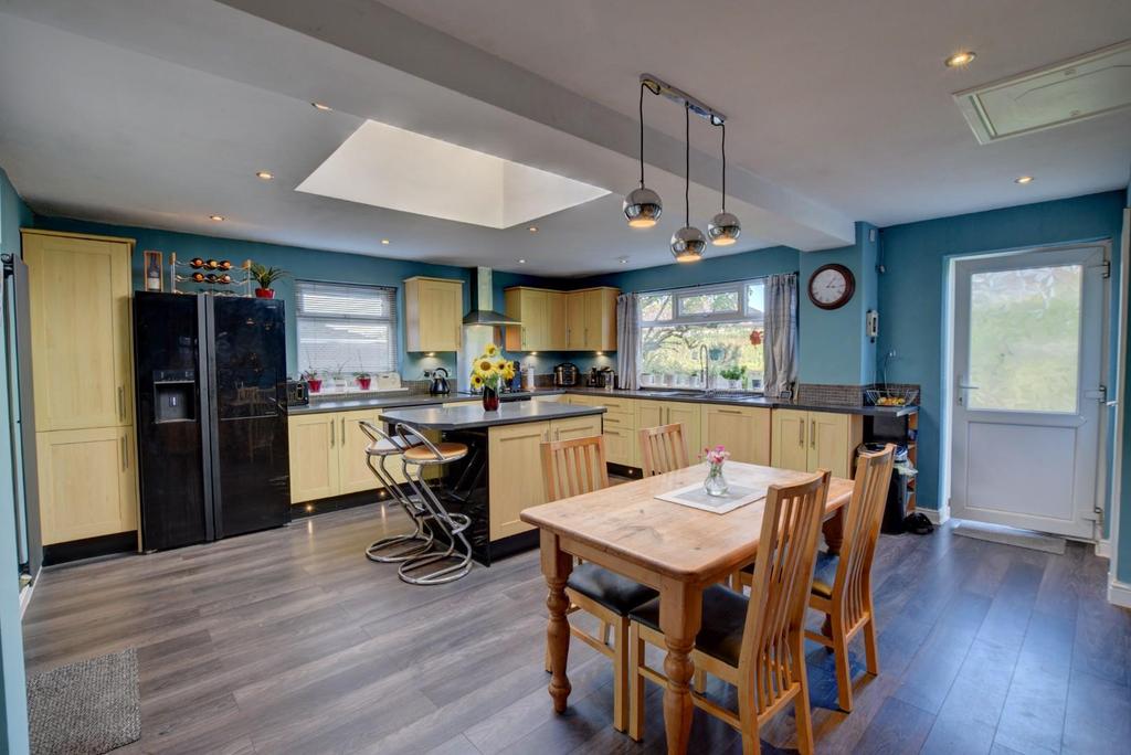 Trent Road, Nelson 3 bed semidetached house £200,000