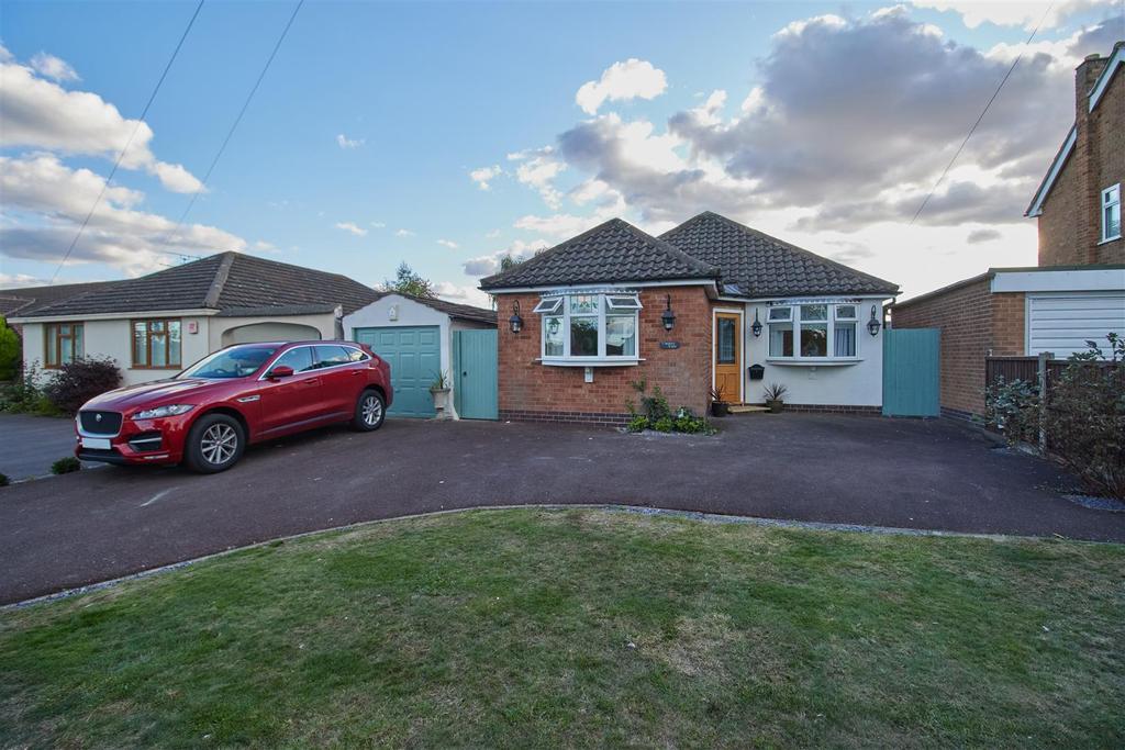 The Fairway, Burbage 3 bed detached bungalow £400,000