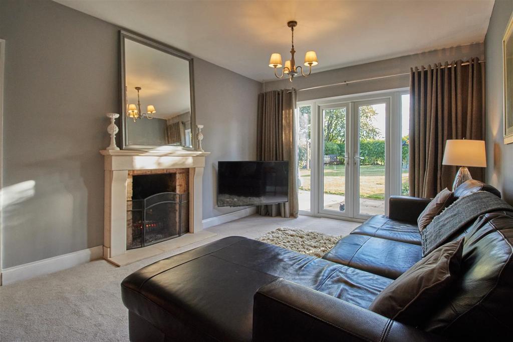 The Fairway, Burbage 3 bed detached bungalow £400,000
