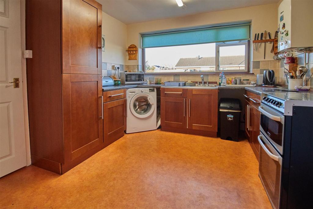 Ferness Road, Hinckley 3 bed semidetached house £230,000