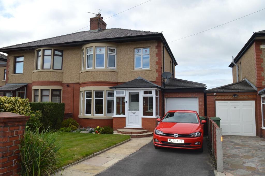 Harwood Lane, Great Harwood, Blackburn 3 bed semidetached house £280,000