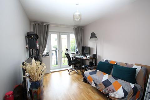 2 bedroom flat to rent, Mulgrave Road, Sutton SM2