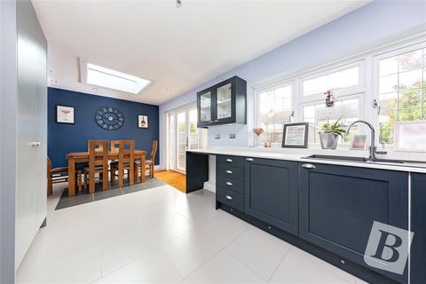 18 Cornwall Close, Hornchurch, RM11 3HA