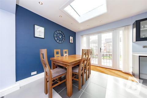 18 Cornwall Close, Hornchurch, RM11 3HA
