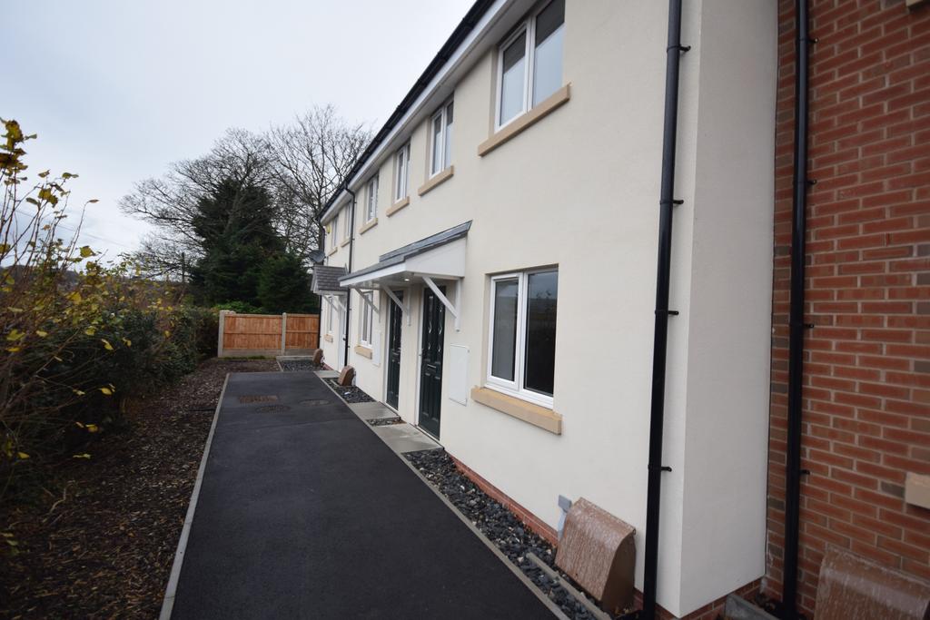 Darby Road, Wrexham, LL11 3 bed detached house £725 pcm (£167 pw)