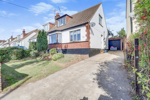 3 bedroom semi-detached house for sale - Rayleigh Road, Leigh-on-sea, SS9
