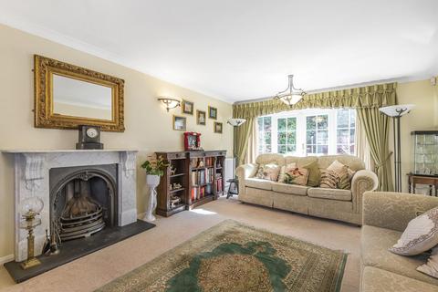 12 Robin Hill Drive, Chislehurst, BR7 5ER