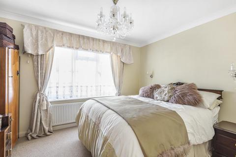 12 Robin Hill Drive, Chislehurst, BR7 5ER