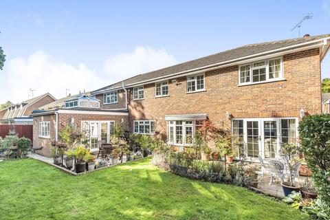 12 Robin Hill Drive, Chislehurst, BR7 5ER
